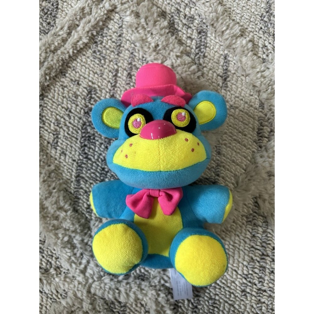 2017 Funko Five Nights At Freddy's FNAF Pink Blacklight Freddy Plush Toy
